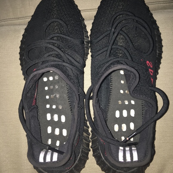 SOLD Yeezy 350 v2 bred - Picture 6 of 8